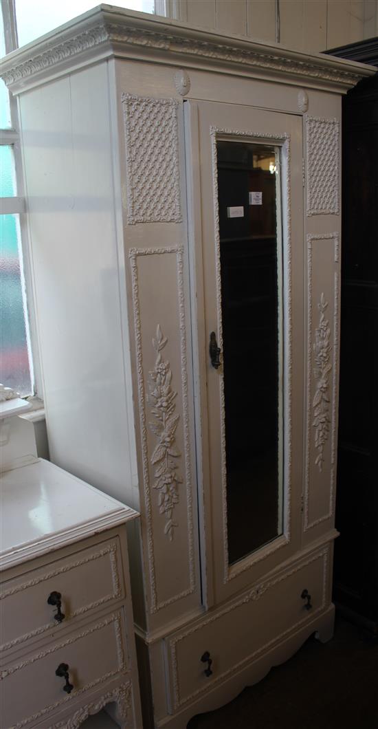 Victorian white painted wardrobe(-)